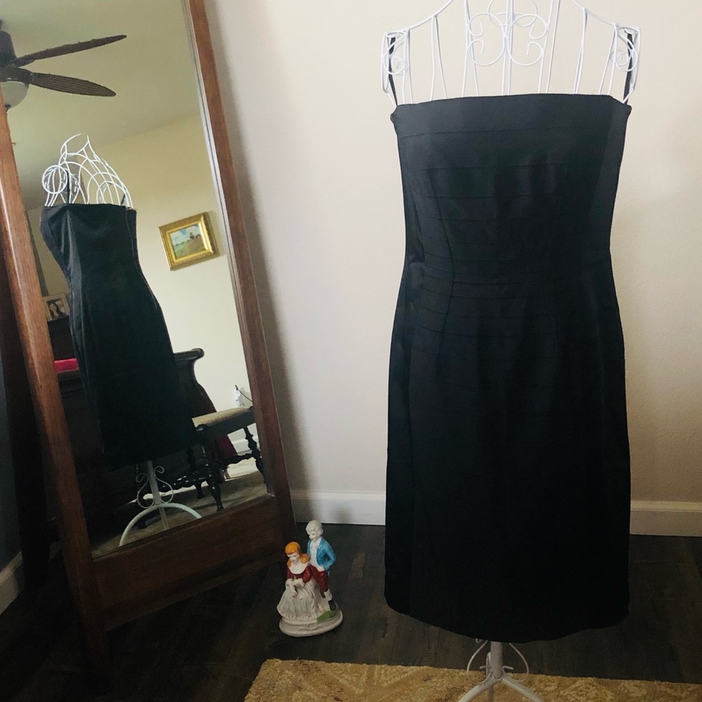 👗Ann Taylor Strapless LBD👗 NWT